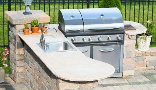 outdoor kitchen in outdoor livign